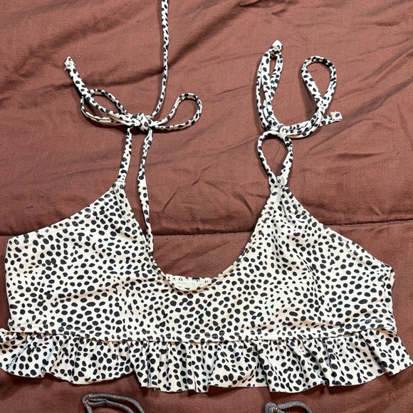 Women’s Bikini Tops.  Shade & Shore and Exhilaration Brands. - Picture 3 of 16